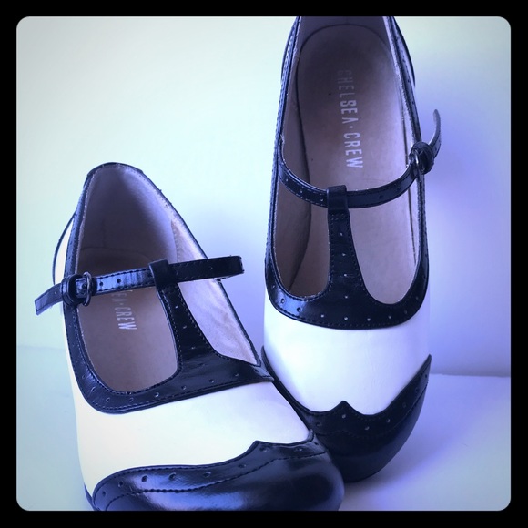 Chelsea Crew Shoes - SOLD ModCloth Chelsea Crew T-Strap Mary Jane